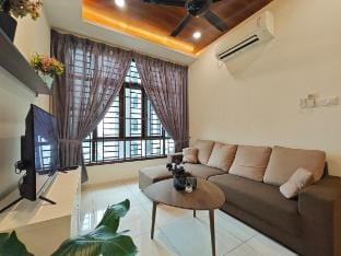 Kempas Dsummit, Lush Paradise by Antlerzone Vacation rental in Johor Bahru