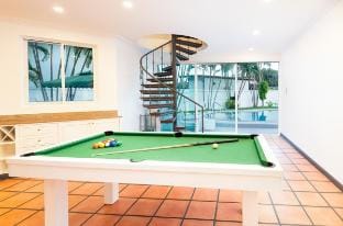 Huge luxury party pool villa 4BR 425sqm indoors Villa in Pattaya City