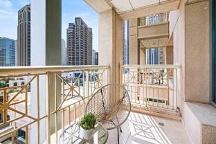 Silkhaus Near Burj Khalifa | 29 BLVD | Luxe Vibes Apartment in Dubai