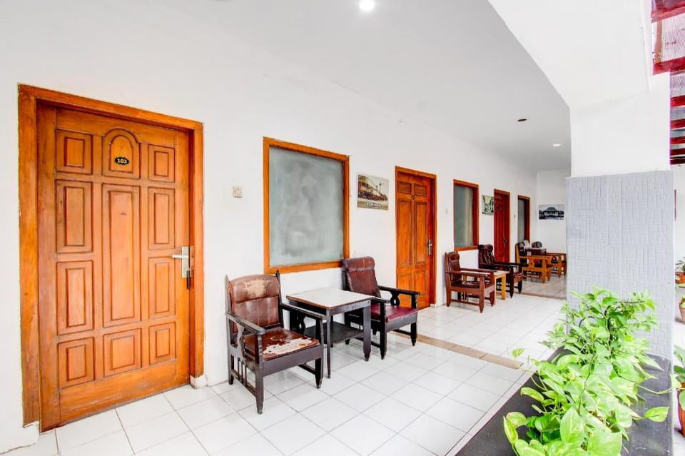 Collection O Jalan Slamet Riyadi Near Kampung Batik Kauman Formerly Hotel Grand Kota Hotel in Special Region of Yogyakarta