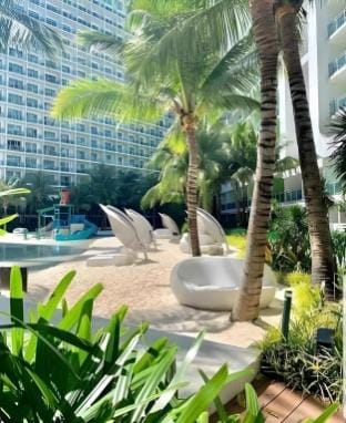 The Sunny Side 2BR with Pool and City View  Apartment in Pasay