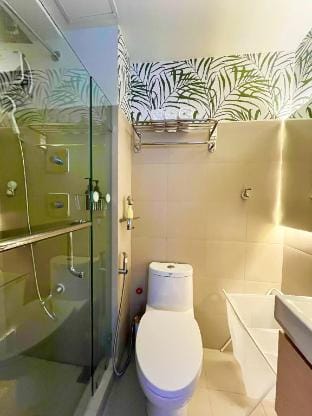 Affordable family friendly near airport@Shore3 Res Apartment in Pasay