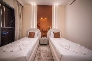 Full Burj View Lavish Apartment Near Dubai Mall Apartment in Dubai