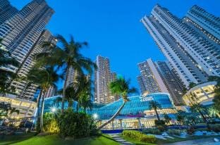 Astonishing Ocean View 4 Beds 3 Bath w/ Netflix Apartment in Johor Bahru