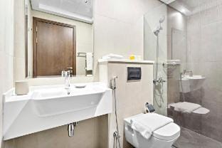 Silkhaus Modern Studio in Art Gardens| Pool & Gym Apartment in Dubai
