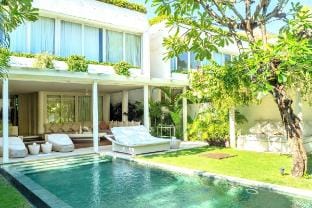 Luxury Modern 5 BR Private Pool Villa #A26 Villa in North Kuta