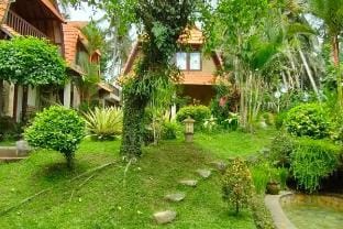 Pipevine 3 BR infinity Shared Pool REV22 Villa in Sukawati