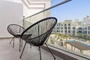 Silkhaus Luxurious Studio Furnished | Art Gardens Apartment in Dubai