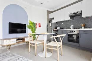 Silkhaus Luxurious Studio Furnished | Art Gardens Apartment in Dubai