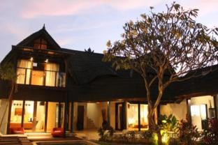 4 Bedroom Villa with private Pool Villa in Kuta