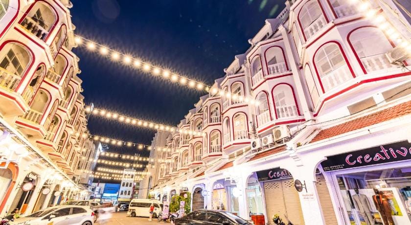 Queen On Street Guest House Apartment in Wichit