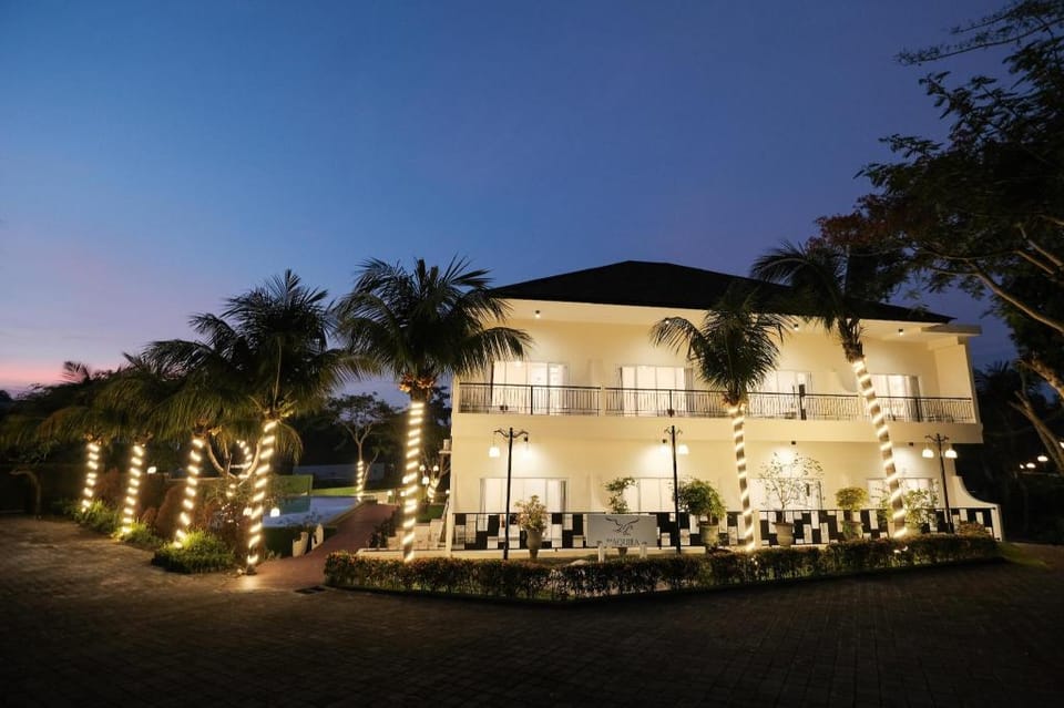 Flamingo Aquila Hotel in Bali