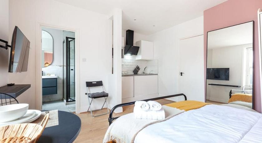 Beautiful Studio in Bayswater Apartment in City of Westminster
