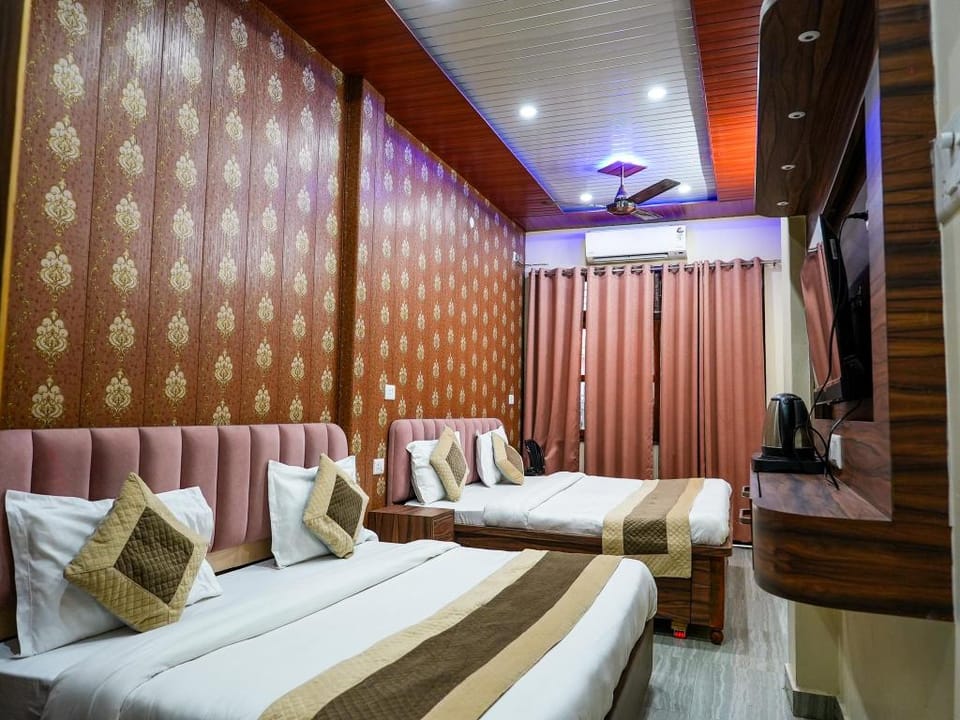 Sun High Stay Luxury Guest House Hotel in Varanasi