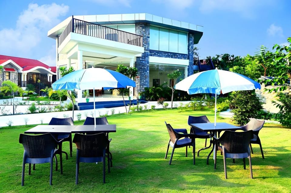 Crestmont Manral Resort Jim Corbett Hotel in Uttarakhand