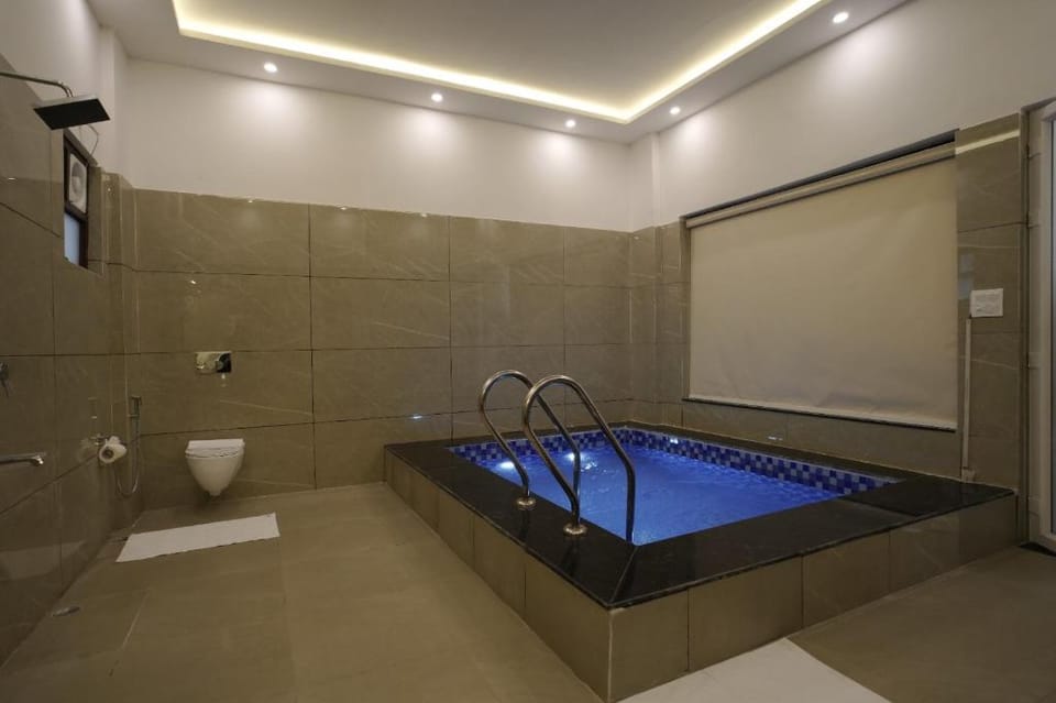 Crestmont Manral Resort Jim Corbett Hotel in Uttarakhand