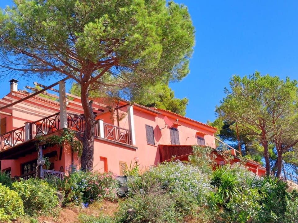 two-room apartment with parking space Apartment in Tuscany
