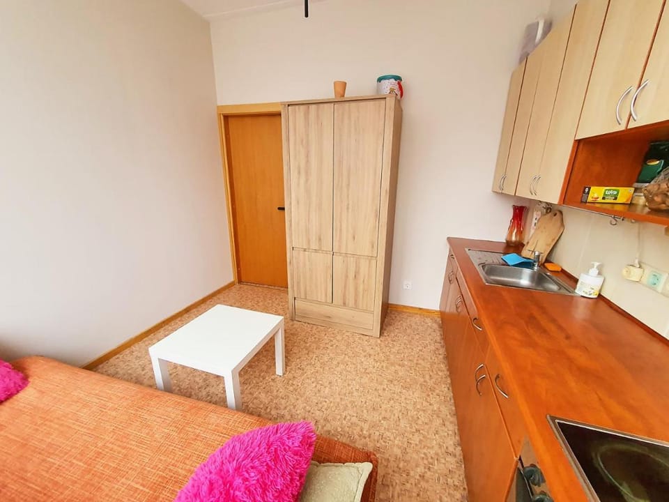 Tokyo Vibes - Private Sleeping Pods Hostel, Self check-in Hostel in Vilnius