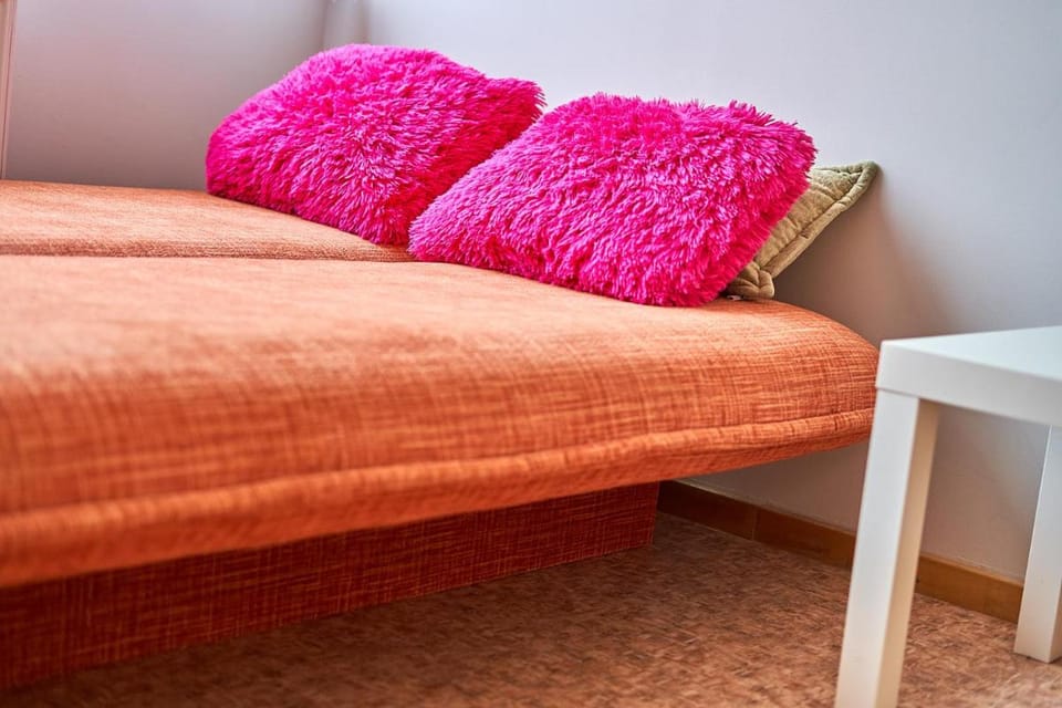 Tokyo Vibes - Private Sleeping Pods Hostel, Self check-in Hostel in Vilnius