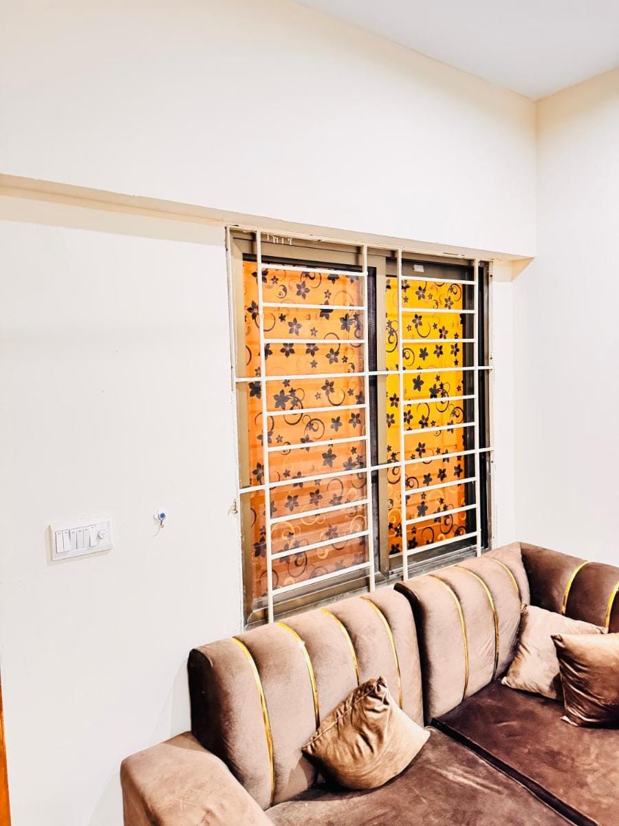 Cozy & Modern 2-Bedroom Apt Apartment in Karachi