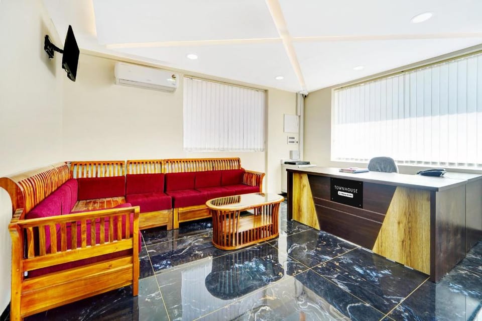 Townhouse Trivandrum Padmanabhaswamy Temple Formerly Rezt N Relaz Inn Hotel in Thiruvananthapuram