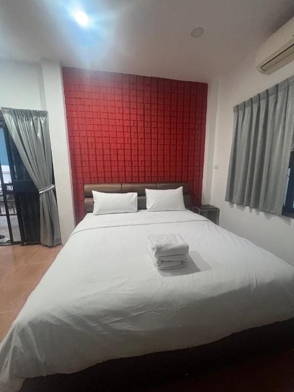 Nine Blue Cottages and villas Hotel in Pattaya City