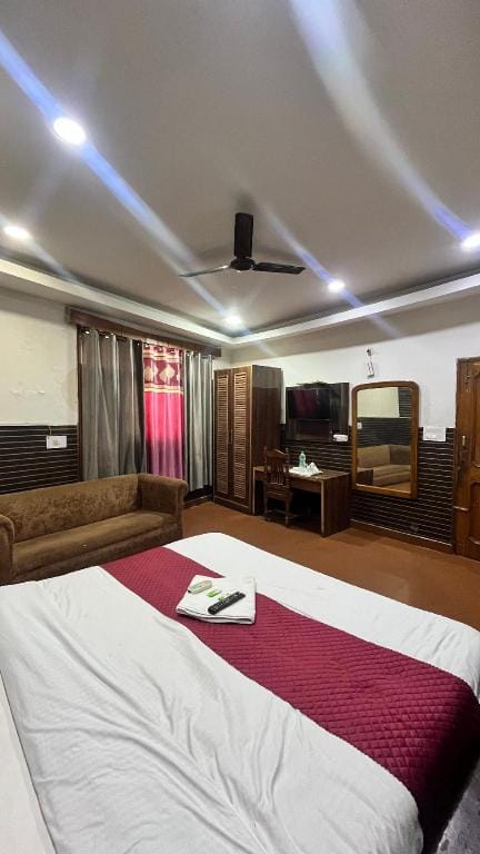 Hotel Royal Plaza, 4 min from Chandigarh Railway Station Hotel in Chandigarh