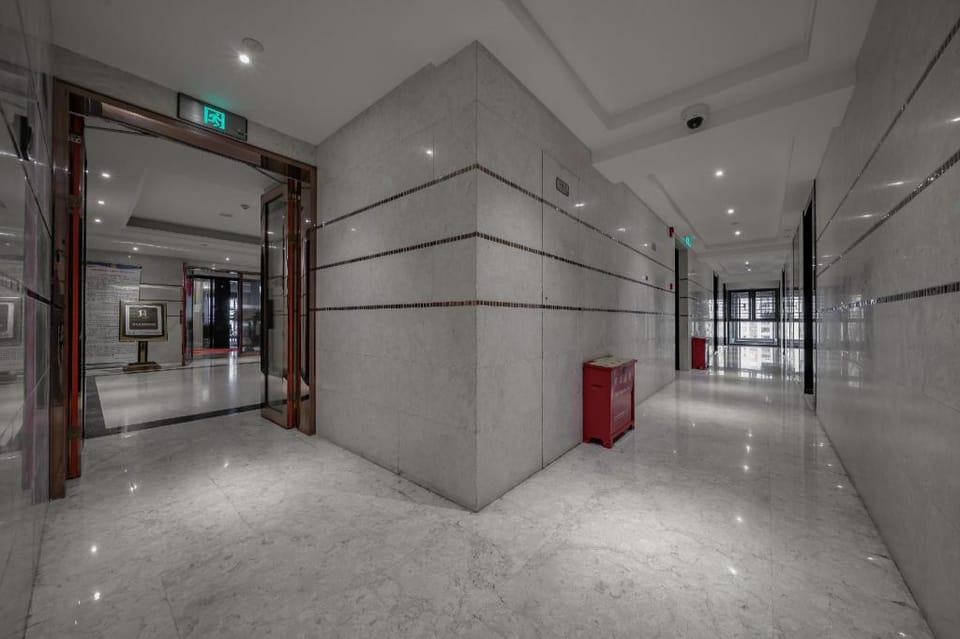 滨河云居酒店公寓（京基滨河时代下沙地铁站店） Apartment hotel in Hong Kong