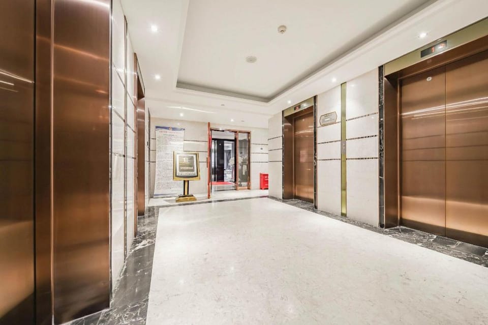 滨河云居酒店公寓（京基滨河时代下沙地铁站店） Apartment hotel in Hong Kong