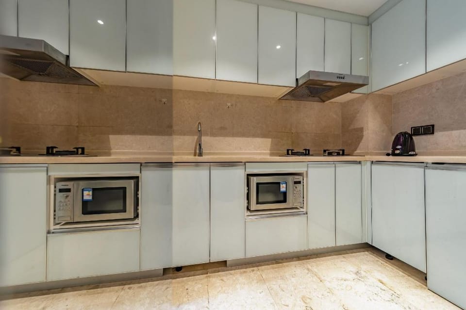 滨河云居酒店公寓（京基滨河时代下沙地铁站店） Apartment hotel in Hong Kong