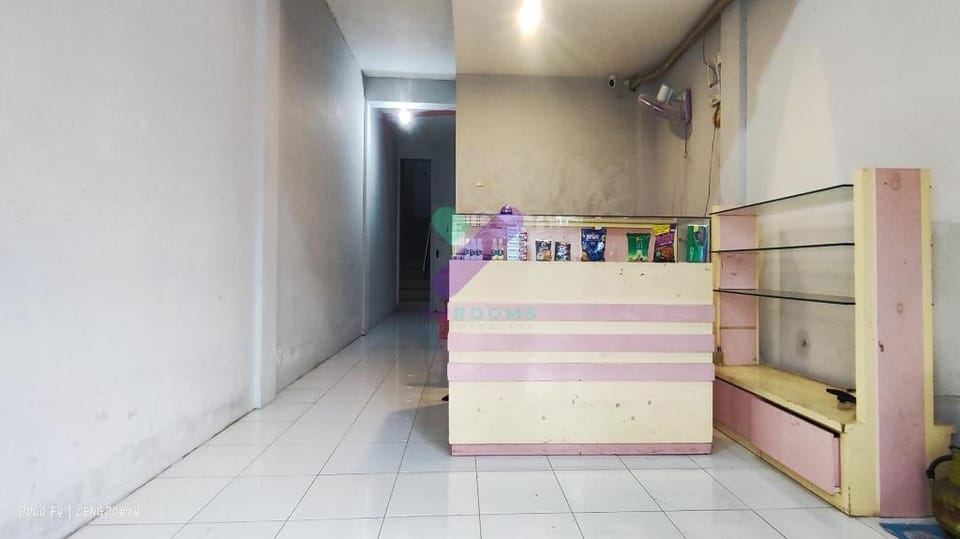New Jasmine Guest House by Yurooms Hotel in East Java