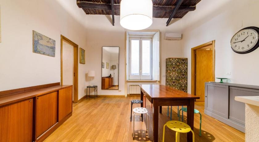 Evaref House Hotel in Naples