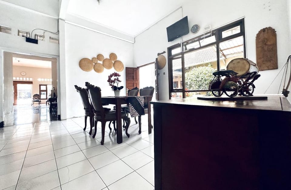 Santalum Hotel Yogyakarta Bed and Breakfast in Yogyakarta