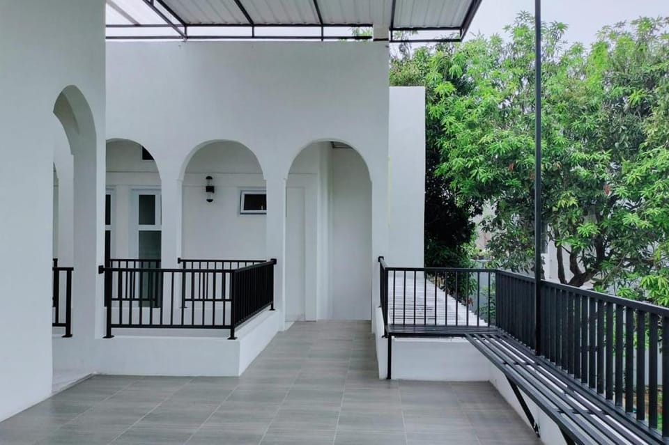 TwoSpaces Living at Arfina Residence Syariah Hotel in East Java