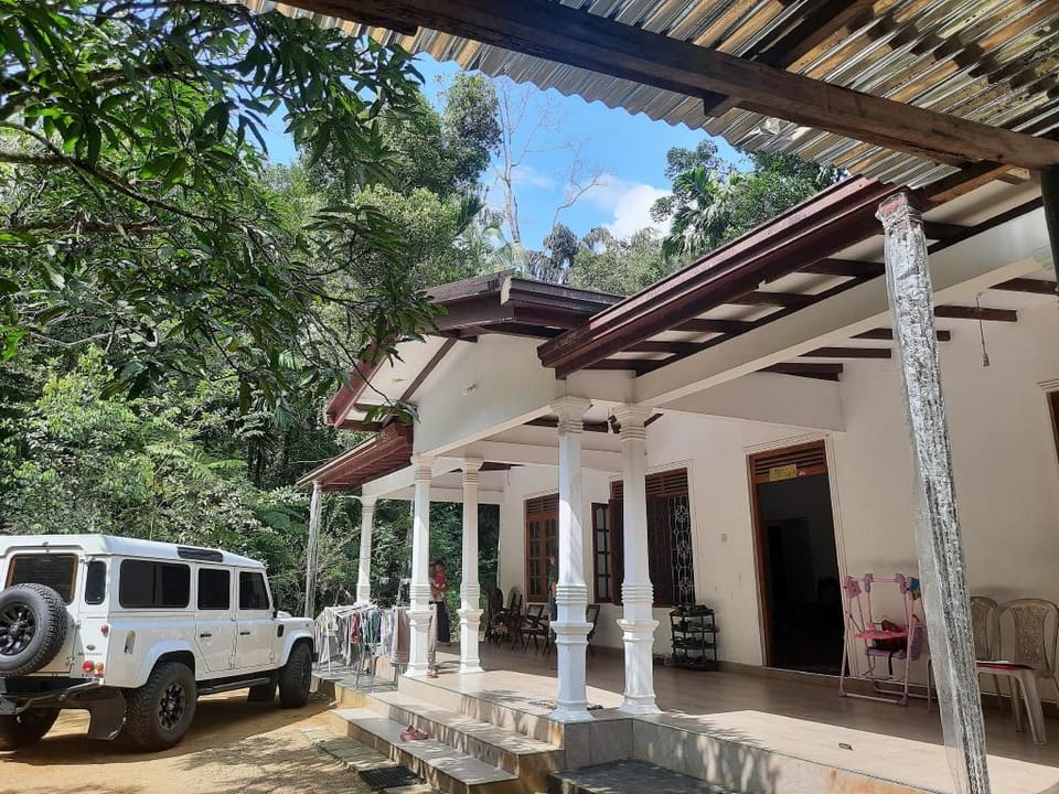 Esmin's Homestay - womens only Hostel in Central Province