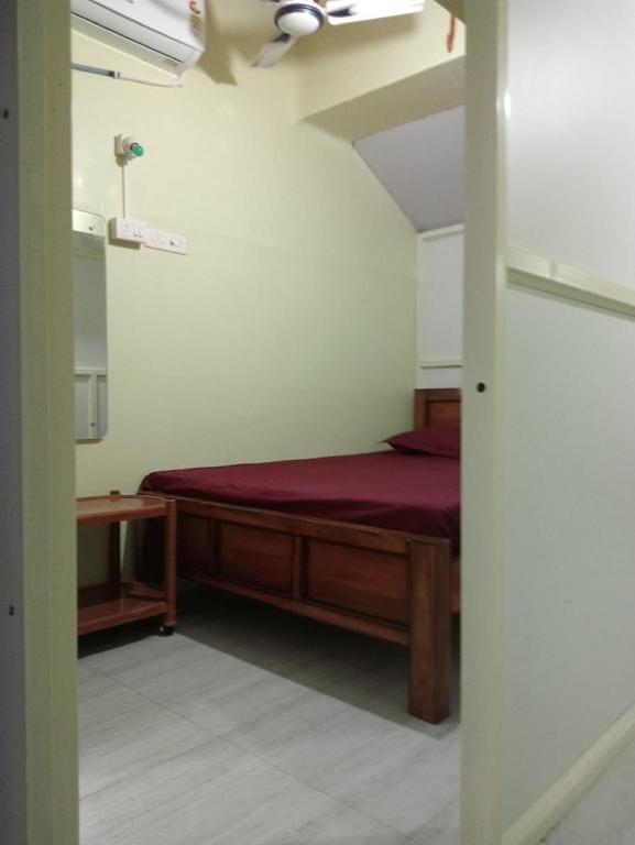 Goroomgo Anand Atithi Bhawan Puri Hotel in Puri
