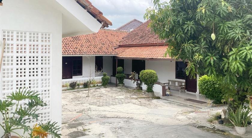 RedDoorz Syariah @ Aziziah Homestay Lampung Hotel in Indonesia