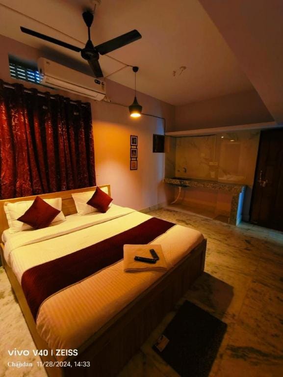 Goroomgo Rail View Guest House Puri Hotel in Puri