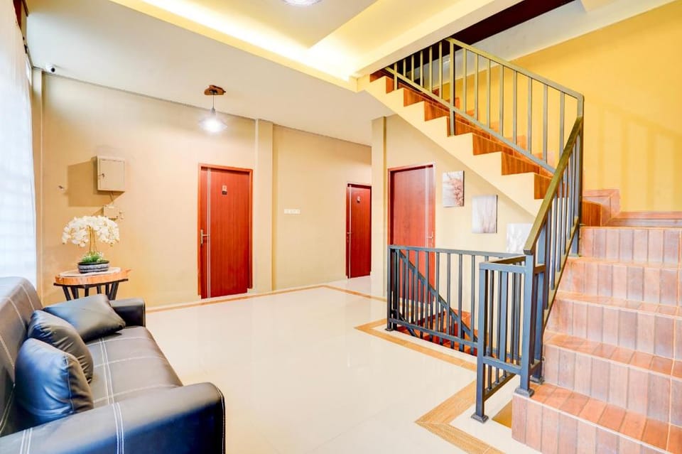 Collection O Padang City Center Near Transmart Padang Formerly De Orchids Hotel in Padang