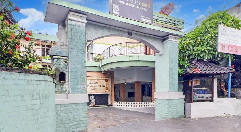 Townhouse Oak Legian Near Legian Beach Formerly Sayang Maha Merta Hotel in Kuta