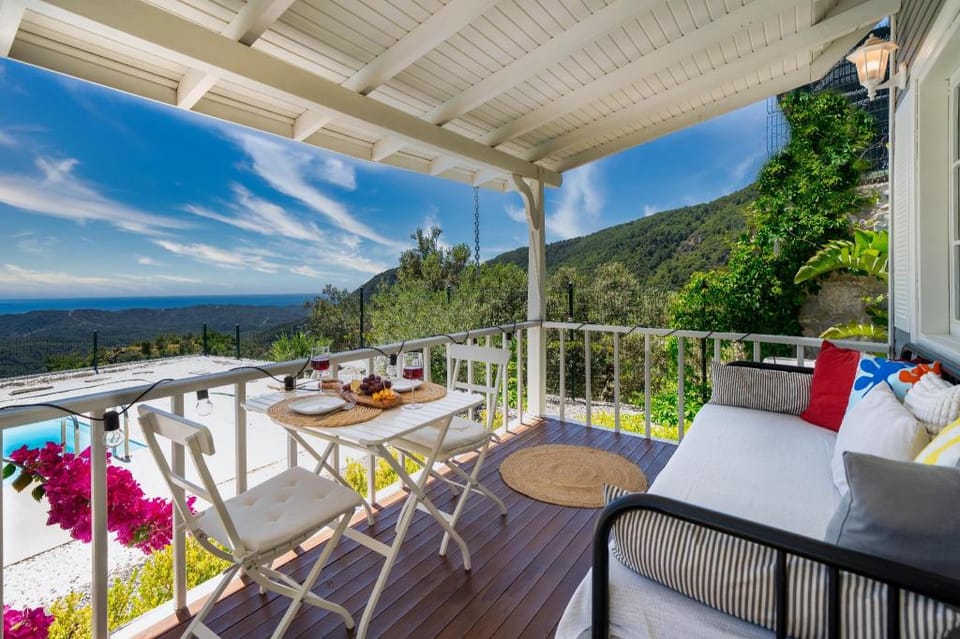 The Box House  Seaview  Private Pool Chalet in Muğla Province