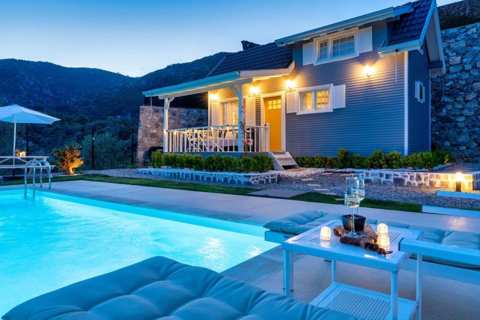 The Box House  Seaview  Private Pool Chalet in Muğla Province