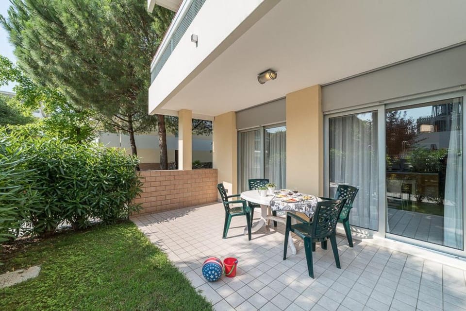 Gracious 3 room flat with pool Apartment in Bibione