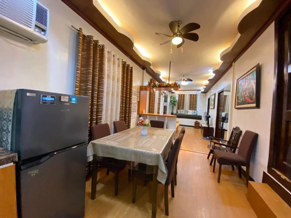 Balay ni Bonsai Apartment, spacious home.  Apartment in Dumaguete