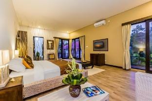 Spacious & Cozy Room | Only 5 Mins Walk To Ubud Apartment in Ubud