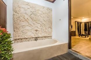 Spacious & Cozy Room | Only 5 Mins Walk To Ubud Apartment in Ubud