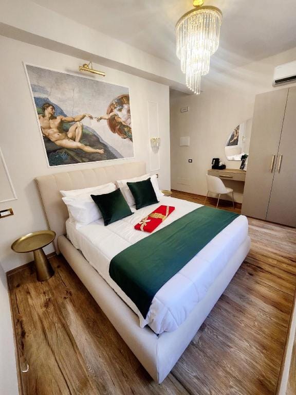 Golden Palace Luxury Guest House Hotel in Rome