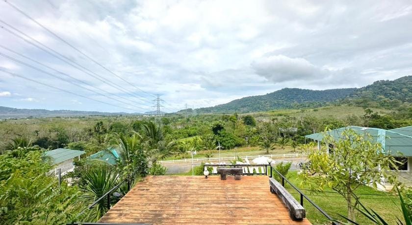 Chai Khao Mountain View Phuket Farm Stay in Thep Krasatti