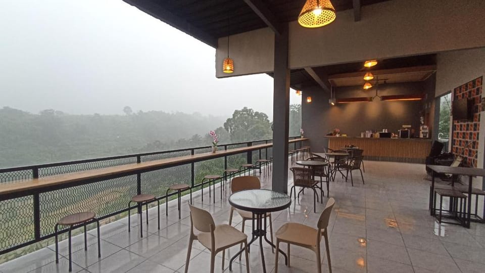 TINY HOUSE HC Lodge in Cisarua