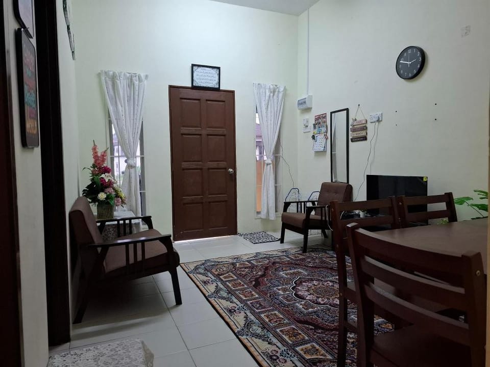 Dhea Homestay Kamunting (Muslim Only) Hotel in Perak